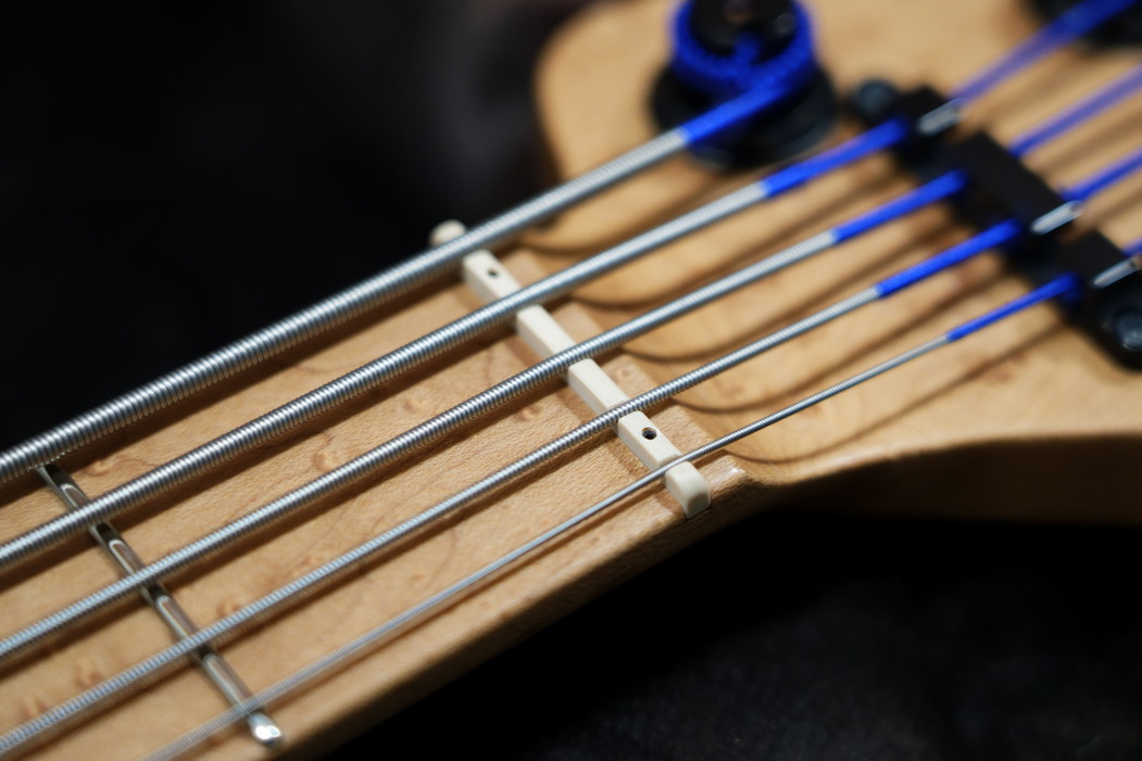 Sadowsky Custom Shop 24-Fret Single Cut Bass, 5-String - Solid 