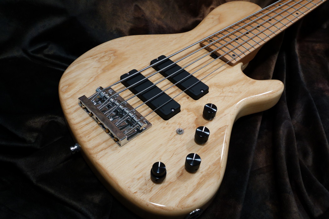 Sadowsky MasterBuilt 24-Fret Single Cut Bass, Swamp Ash Body, 5 